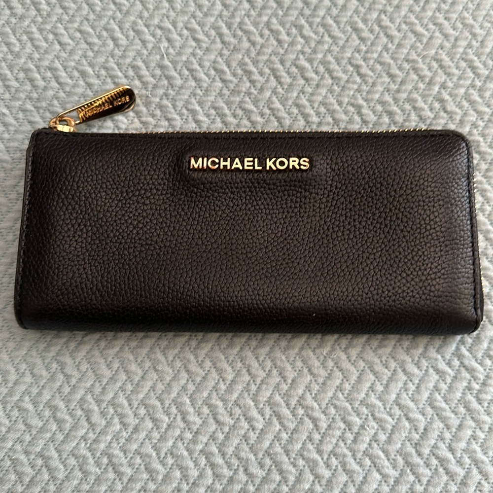 Michael Kors Black Zip Wallet